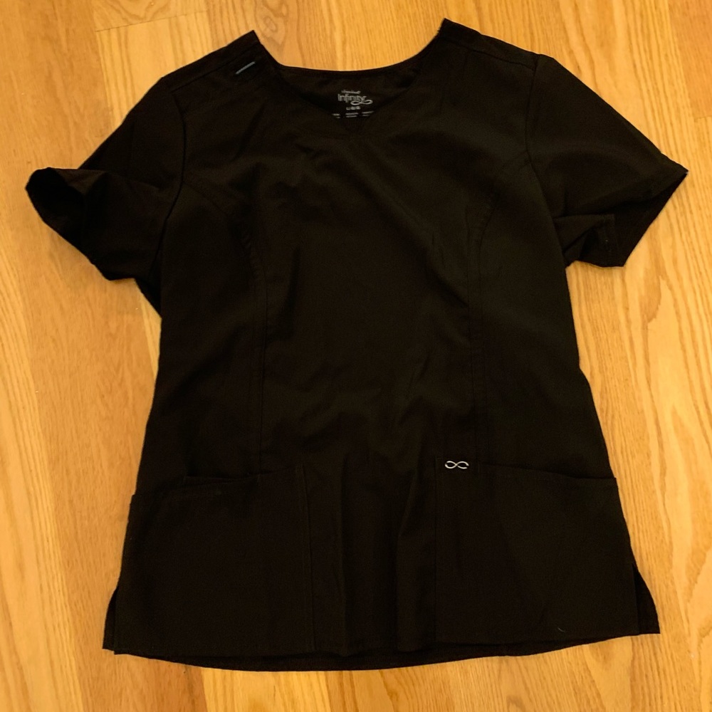 Women’s Cherokee infinity scrub top